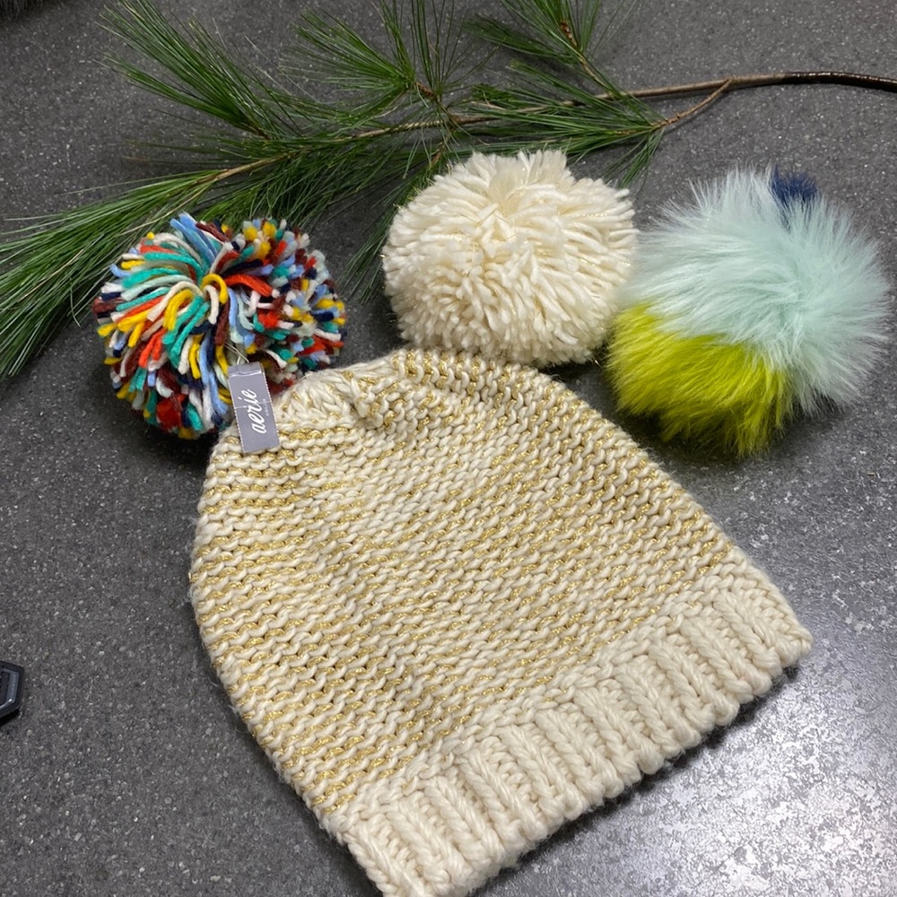 Aerie Knit Hat - Three different Pompoms